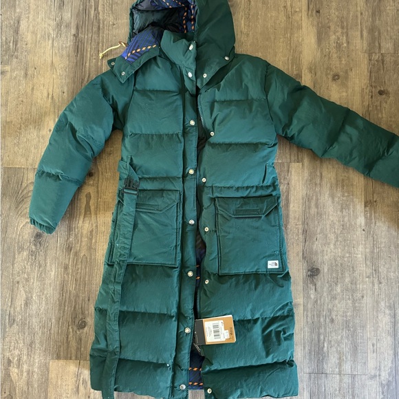 The North Face Jackets & Blazers - The North Face Sierra down long parka green plaid